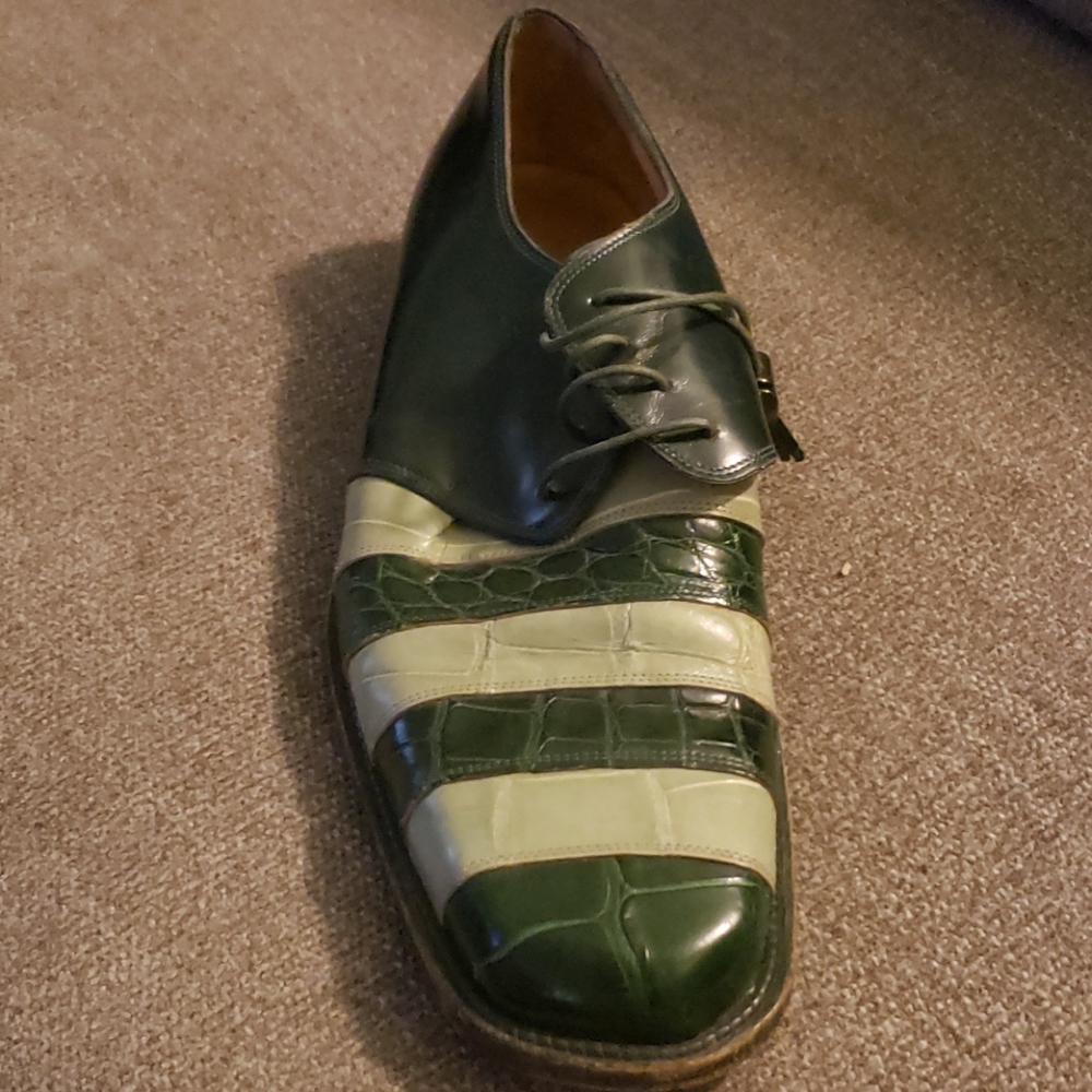 Mauri alligators size 11 and red ones 10 1/2